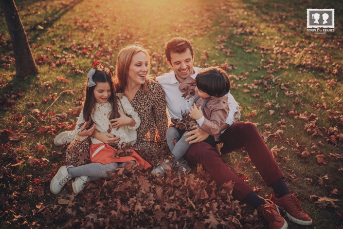 Família numa sessão de outono