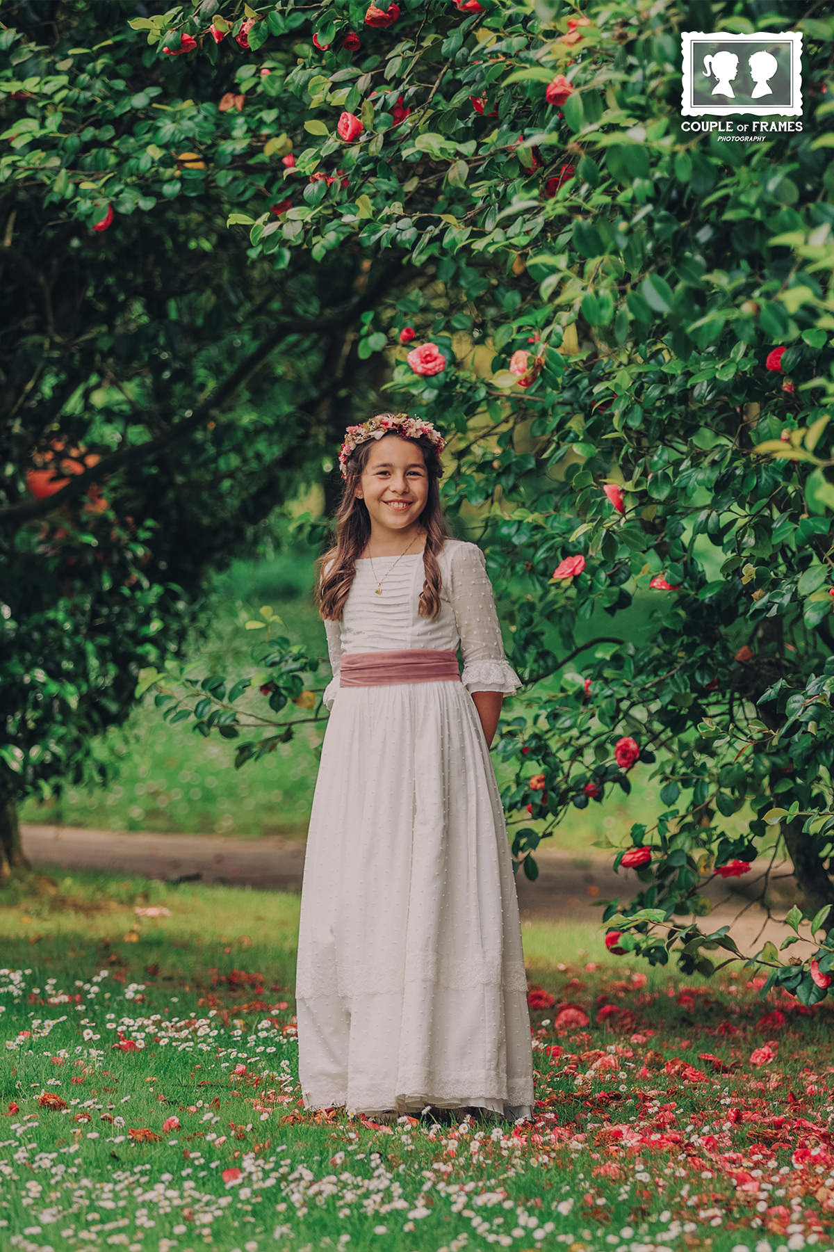Retrato de uma menina com o vestido de Comunhão