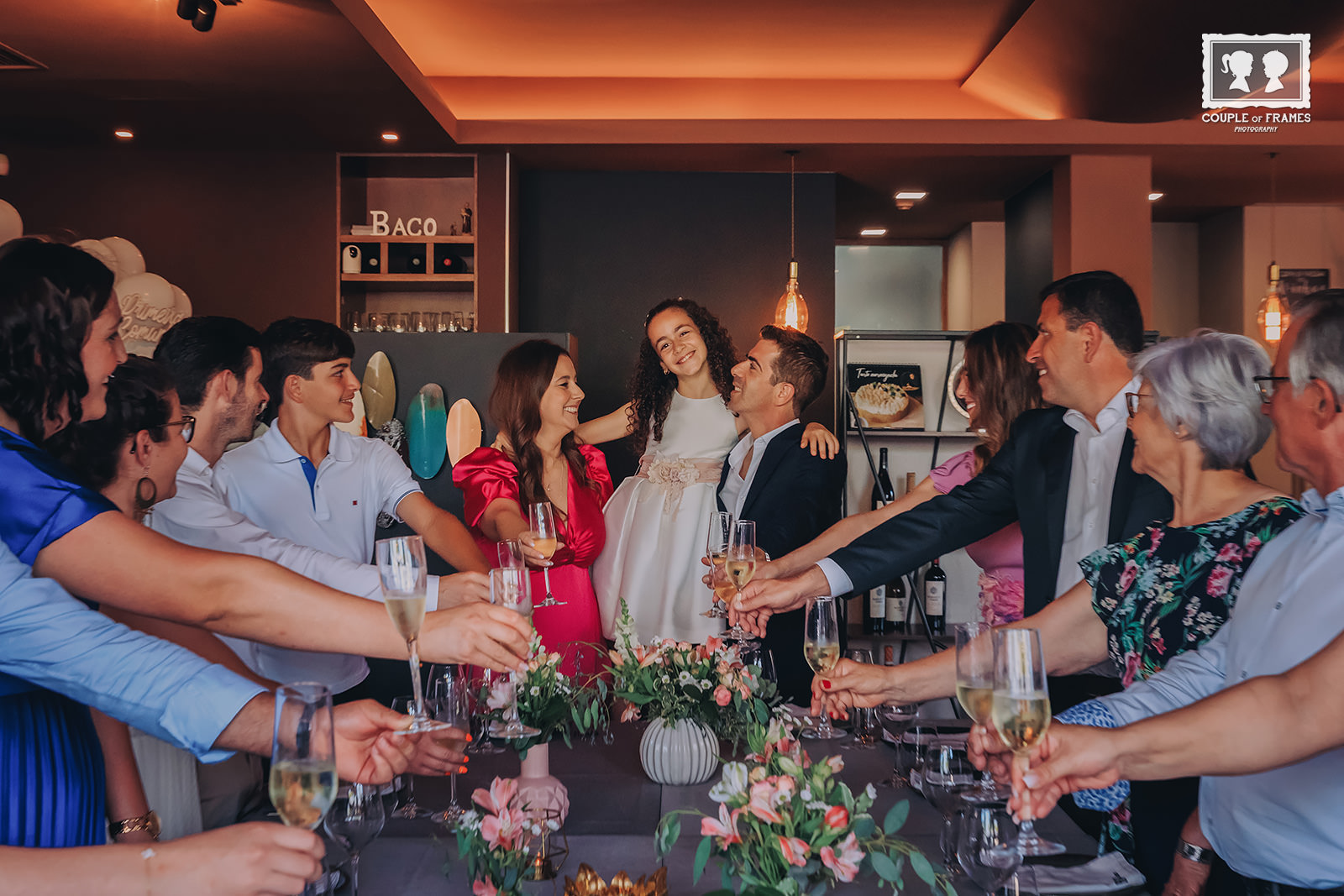 Um brinde em família na festa de Comunhão